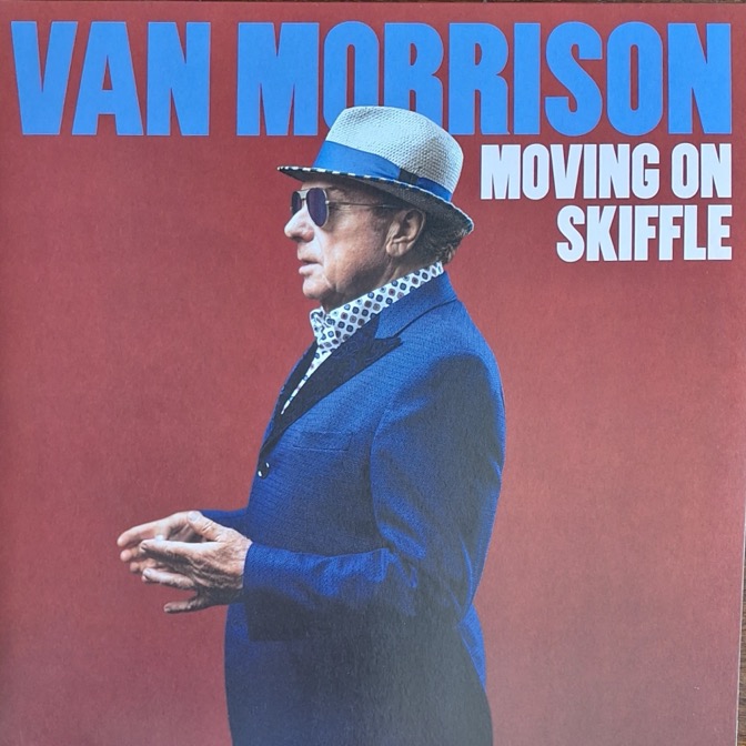 Van Morrison y la facilidad con la que derrocha ritmo, elegancia y swing en ‘Movin on skiffle’